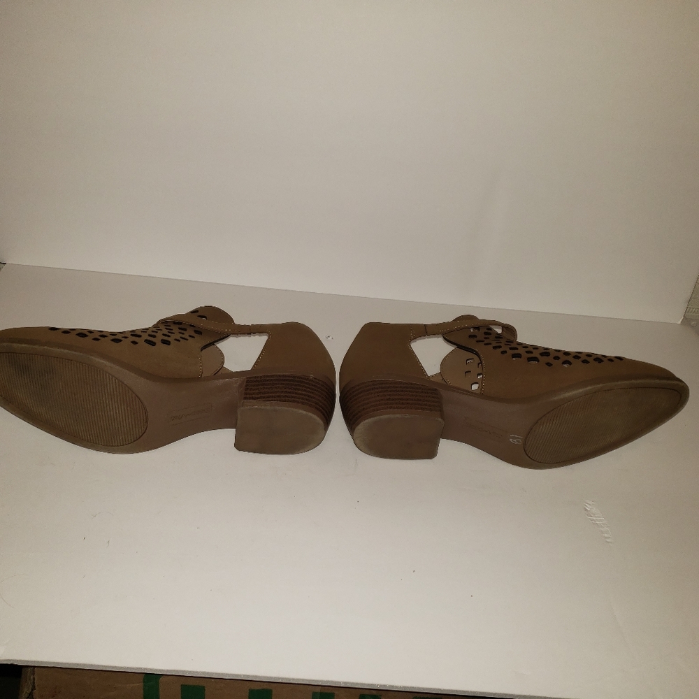 Shoes - Picture 3 of 3